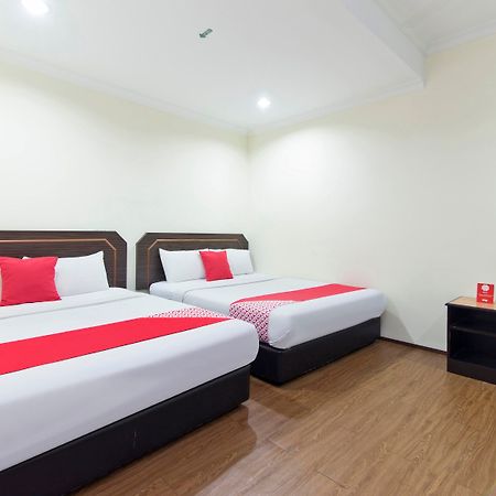 Oyo 327 Buddys Hotel Kuala Lumpur Exterior photo