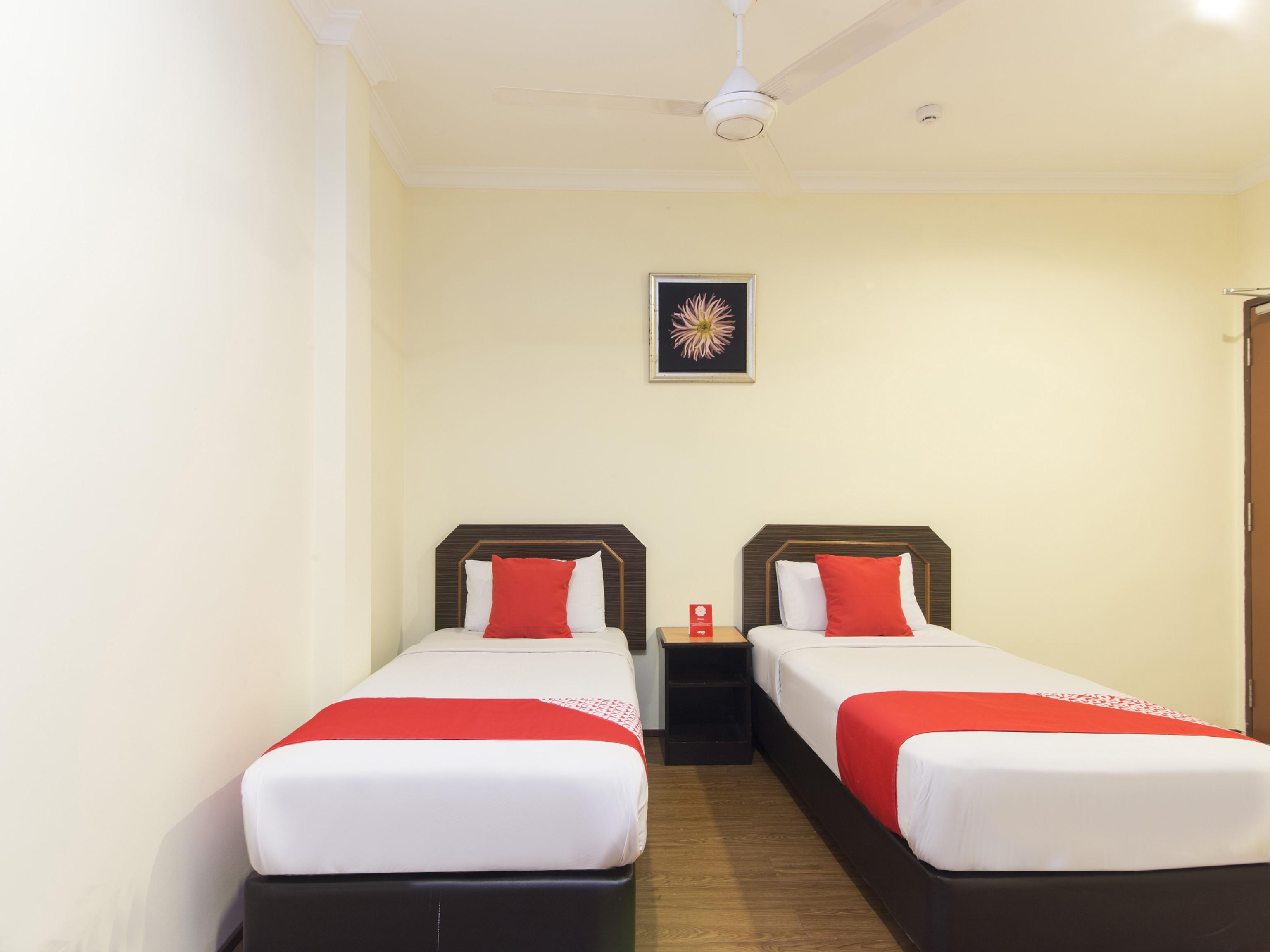 Oyo 327 Buddys Hotel Kuala Lumpur Exterior photo