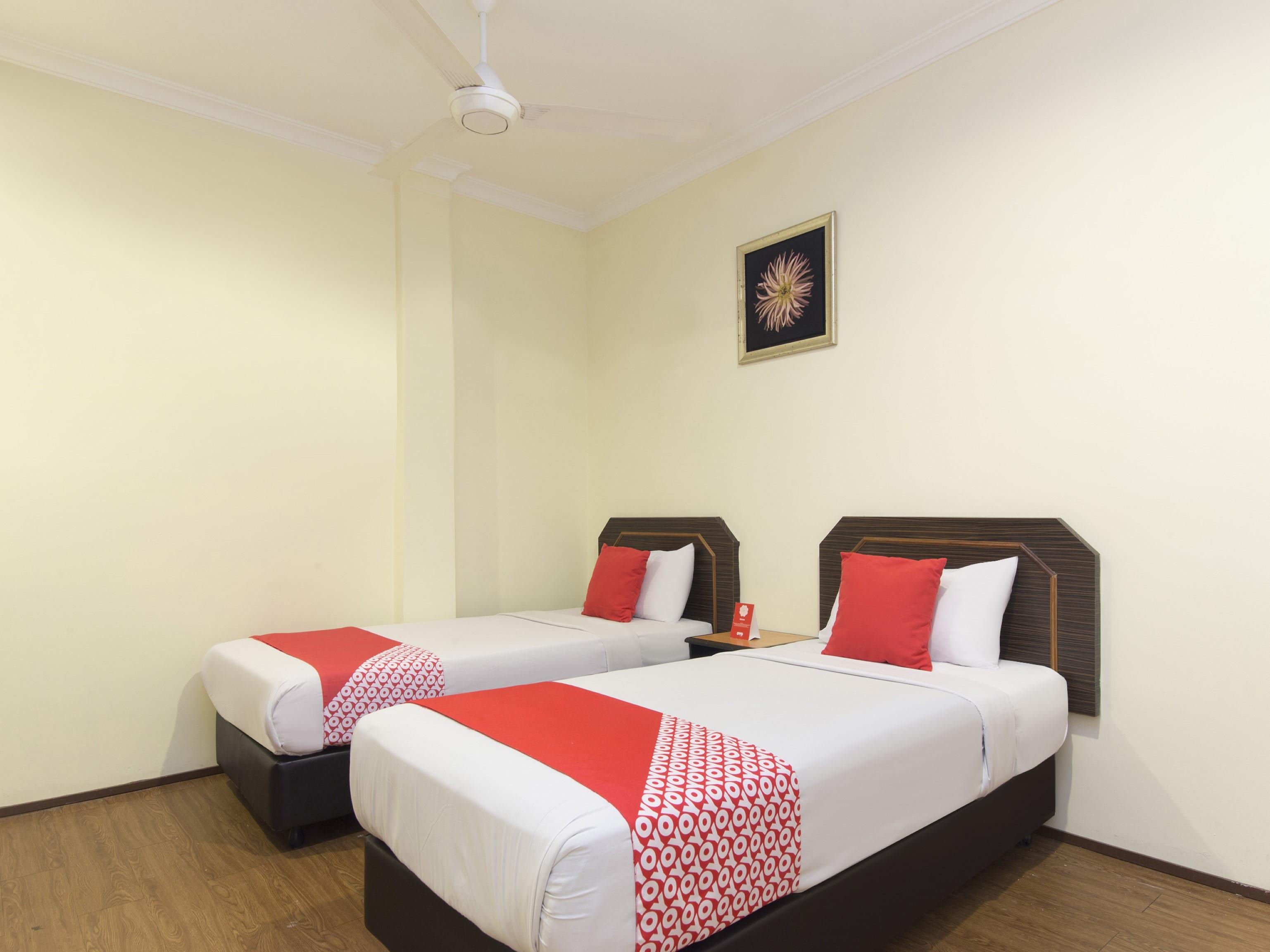 Oyo 327 Buddys Hotel Kuala Lumpur Exterior photo